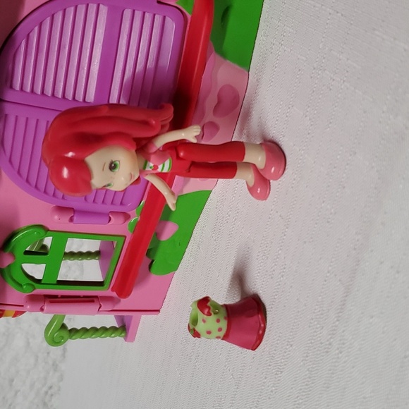 2008 Strawberry Shortcake Cafe + Doll & Dress Whirley Blue Bird Hasbro Toy - Picture 6 of 17